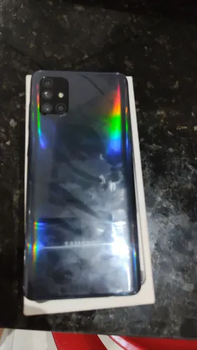 Celular a71 em excelente estado com faixa e acessórios