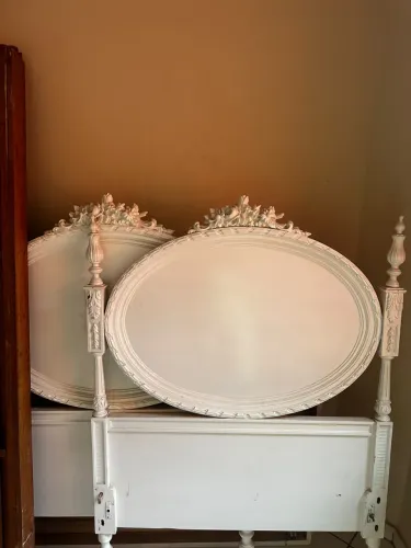 Cama de solteiro LUIZ XV - linda