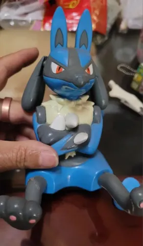 Boneco do Pokémon Lucario