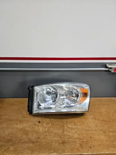 Farol Esquerdo Original Dodge RAM 2500 2006 a 2009 - Usado
