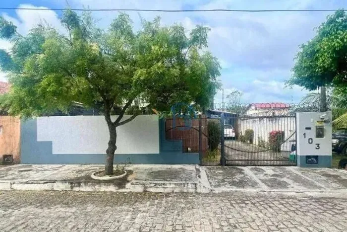 CASA AMPLA COM 4 QUARTOS, SUÍTE E 360M² DE TERRENO À VENDA EM NEÓPOLIS!