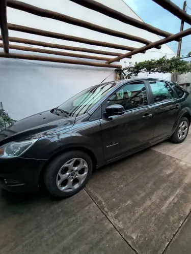 Ford Focus Titanium 2.0 16V Flex 5P Mec. 2012