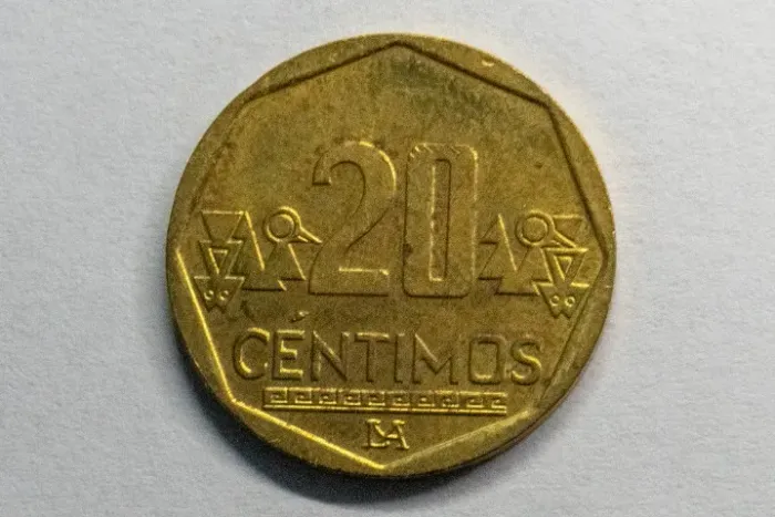 Moeda Antiga 20 Cêntimos 2012 Perú Flor de Cunho (Usado)