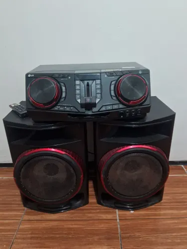 Vende se som LG cj87 Estava funcionando perfeitamente parou com sistema S- proteck