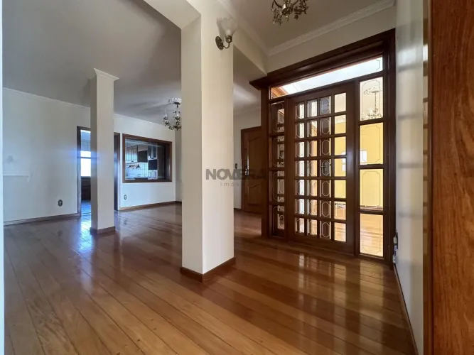 Amplo apartamento central com 2 vagas