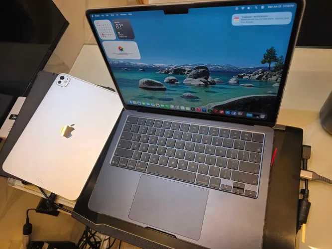 Apple MacBook Air 13" M5 - 16 GB RAM / 512 GB SSD (Midnight).