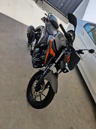 Yamaha FZ25