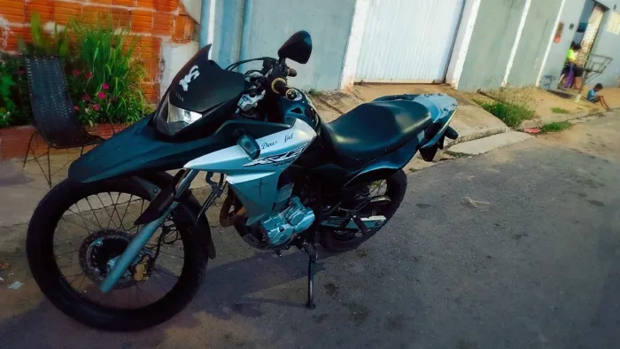 Vendo moto XRE 300, aceito proposta.