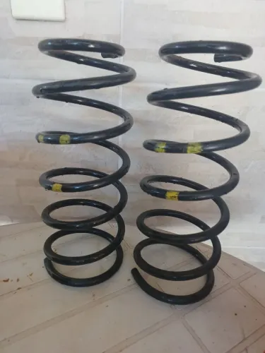 Par de Mola trazeira original Kia Cerato 2012/2013