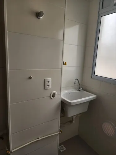 Pedras e bancada a venda
