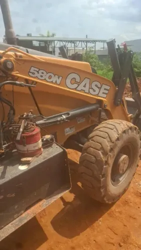 RETRO ESCAVADEIRA 580N ANO 2023