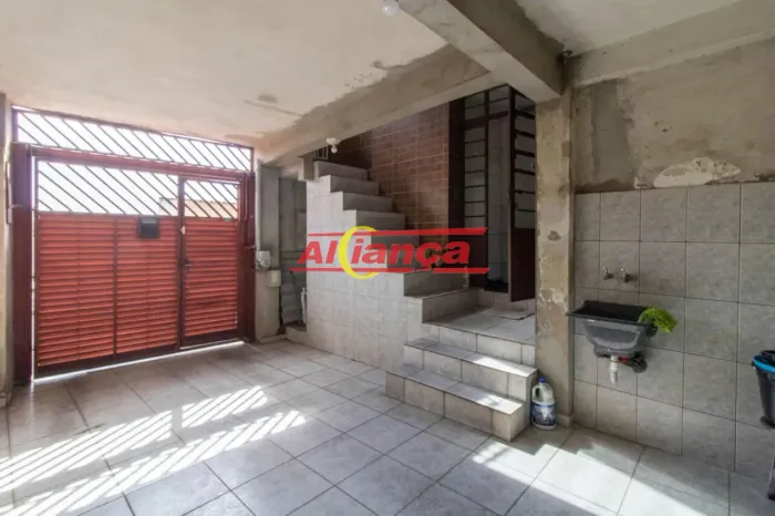 CASA RESIDENCIAL 296m², 4 QUARTOS SENDO 2 SUITES PARA LOCAÇÃO NO JARDIM IPORANGA - GUARULH