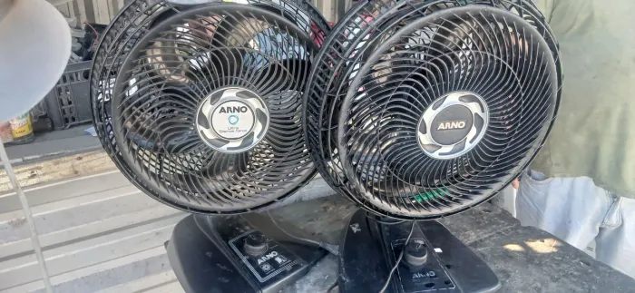 Vendo esses ventiladores tudo funcionando perfeitamente da Arno tudo