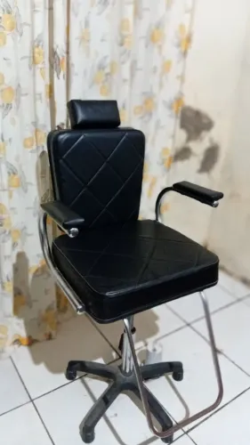Cadeira para barbearia em perfeito estado