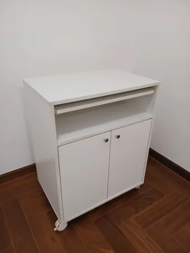armário com mesa em madeira de qualidade