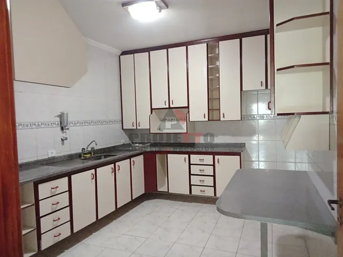 sobrado próximo a rua carijós
