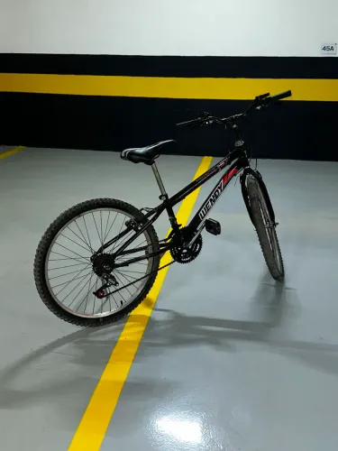 Bicicleta Wendy Carbon Steel Aro 26 - 18 Marchas