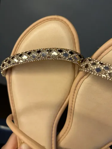 ***Vende-se sapatos 37***