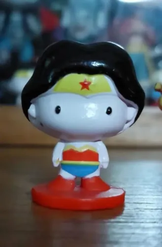 Mini Mulher Maravilha Ovo Joy DC