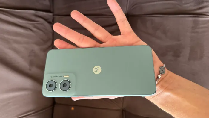 Moto g35 256gb muito novo, tem caixa carregador e nota fiscal