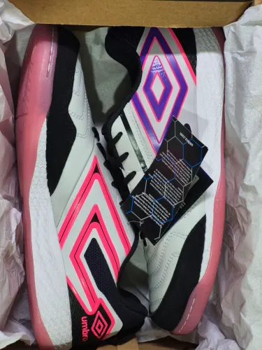 Futsal Umbro Pro 5 Bump n°42<br>chuteira nova, sem uso<br>retirar estação cptm jd romano
