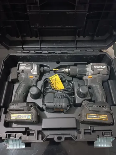 Kit parafusadeira e furadeira Dewalt linha McLaren