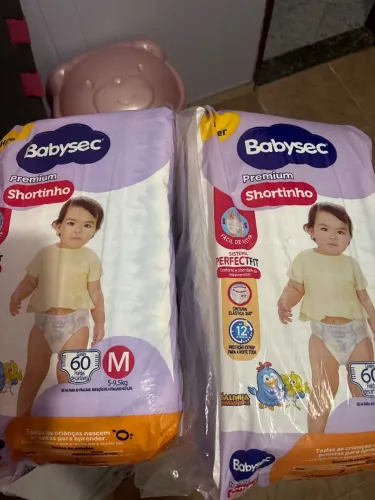 2 Pacotes de Fraldas Descartáveis Tamanho M