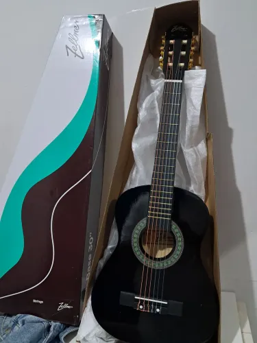 Violão infantil, novo na caixa