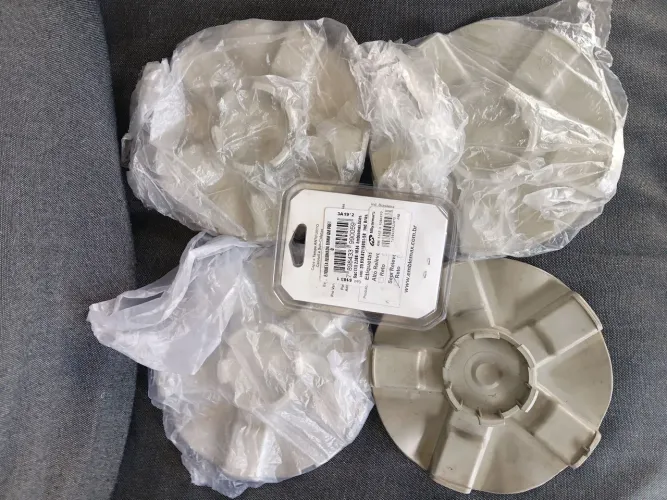 Vendo Jogo de Calotas Rodas Esportivas Astra Sport/Outros.