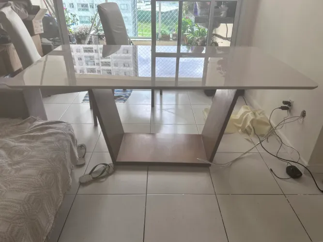 Mesa LarShop tampo de vidro e 6 cadeiras - com avaria