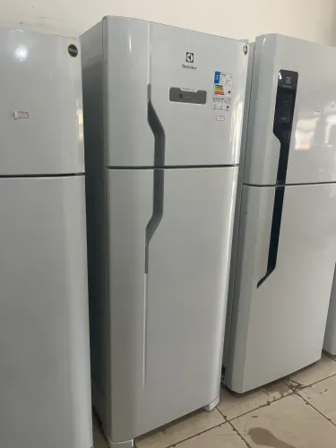 Geladeira Electrolux 310L