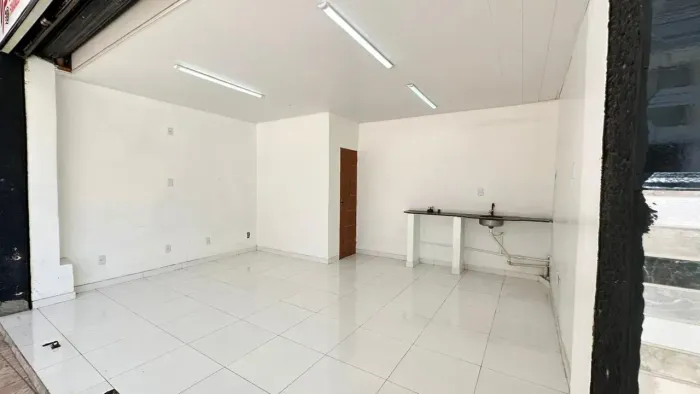 Ponto comercial térreo de 35m2 esquina da presidente Vargas