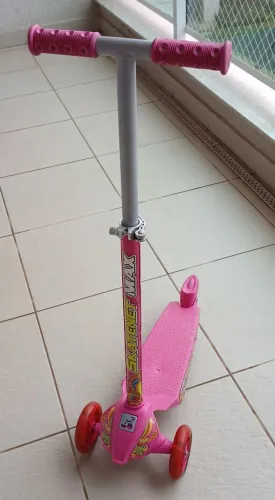 Patinete Skatenet Max Led Pink Brinquedos Bandeirante 