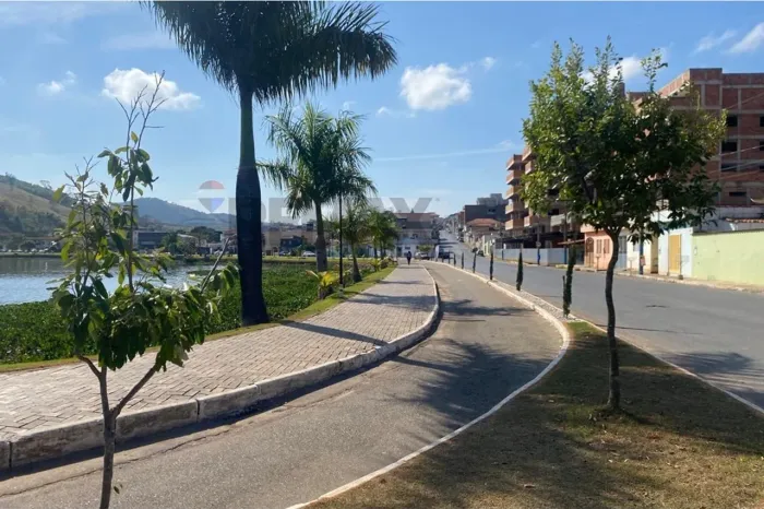 "Área Comercial em Capitólio: Oportunidade Única" 4.640 M2