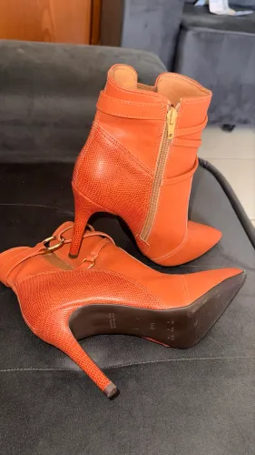 Botas e sapatos