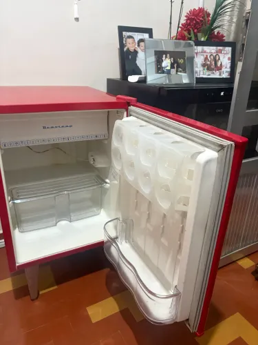 Geladeira mini retrô Brastemp