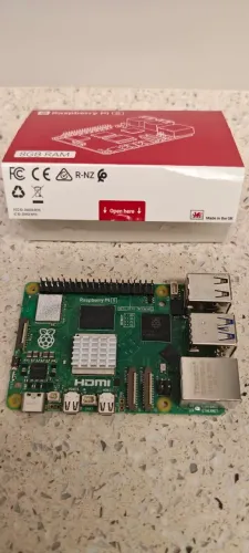 Raspberry Pi 5 8gb kit com case original com cooler e dissipador. Usado por pouco tempo. 