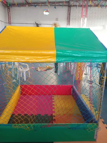 Piscina de bolinha 1,50x1,50 vai com 600 bolinha