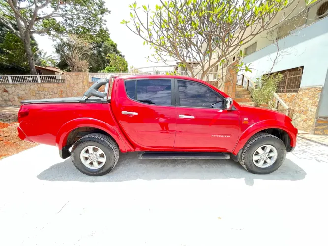 Mitsubishi L200 Triton HPE 3.2 CD TB Int.diesel AUT 2013