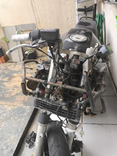 Moto 1000F