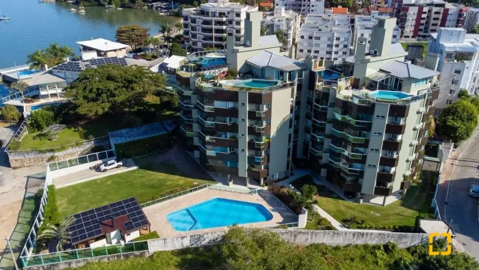 Apartamento Residencial Marinas em Coqueiros - 4 suítes - 3 vagas- Vista permanente para a