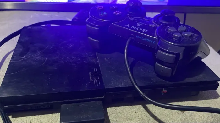 Vendo Play Station 2 com 1 Joystick em perfeito estado !