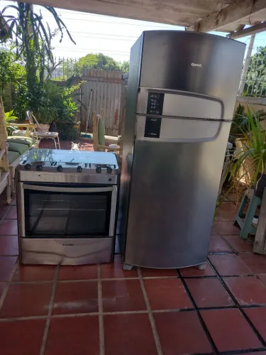 Vendo uma Geladeira dúplex Frost Free inox 440 litros