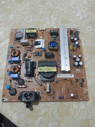 Placa fonte TV LG Compatível com 39" e 42" da série Lb5600