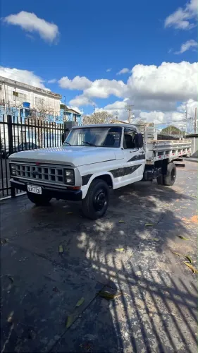 FORD F400 branca