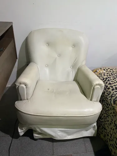 Poltrona de Amamentação Branca com Balanço - Super Confortável ?