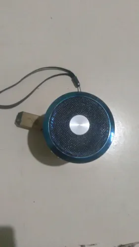 Vende-se caixinha de som Bluetooth com o pen-drive 