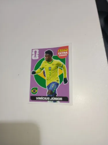 FIGURINHA LEGEND DO VINÍCIUS JÚNIOR ROXA