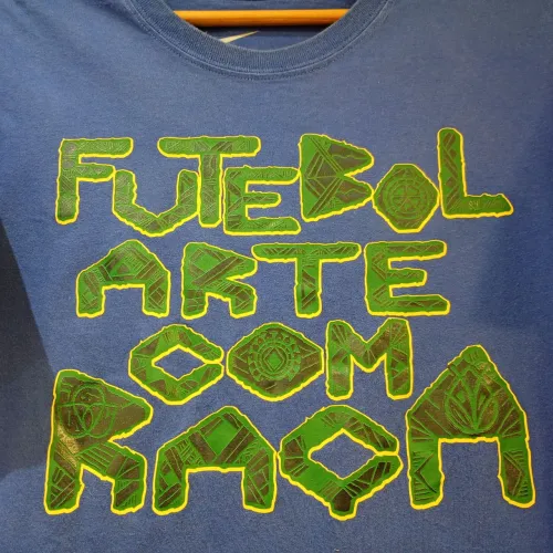 Camisa Nike CBF Futebol arte com raça.