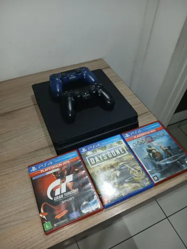 PS4 Slim 500gb + 2 controles originais + 3 jogos mídia física
